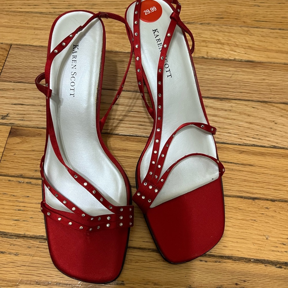 NWOB Karen Scott Red Strappy satin Sandals 8